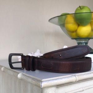 Men’s Columbia Brown Belt .. sz 42